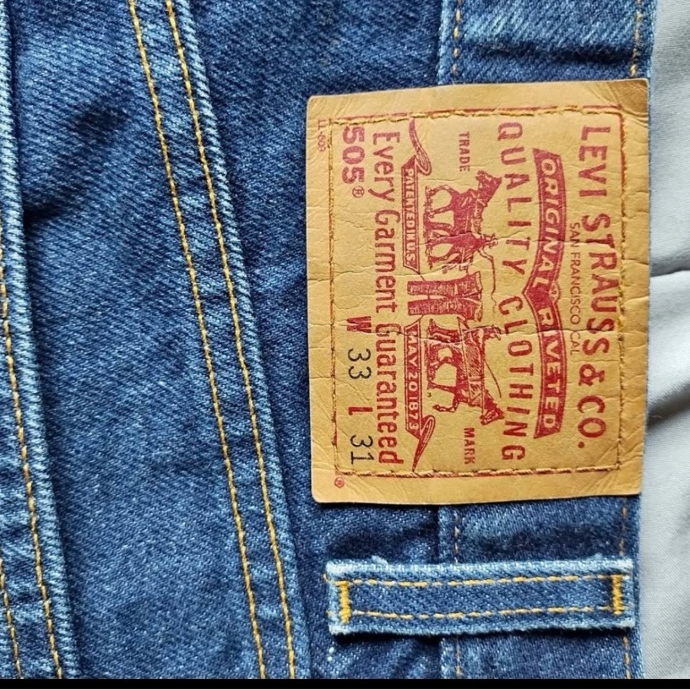 Levi's Classic Blue Jeans with Leather Patch